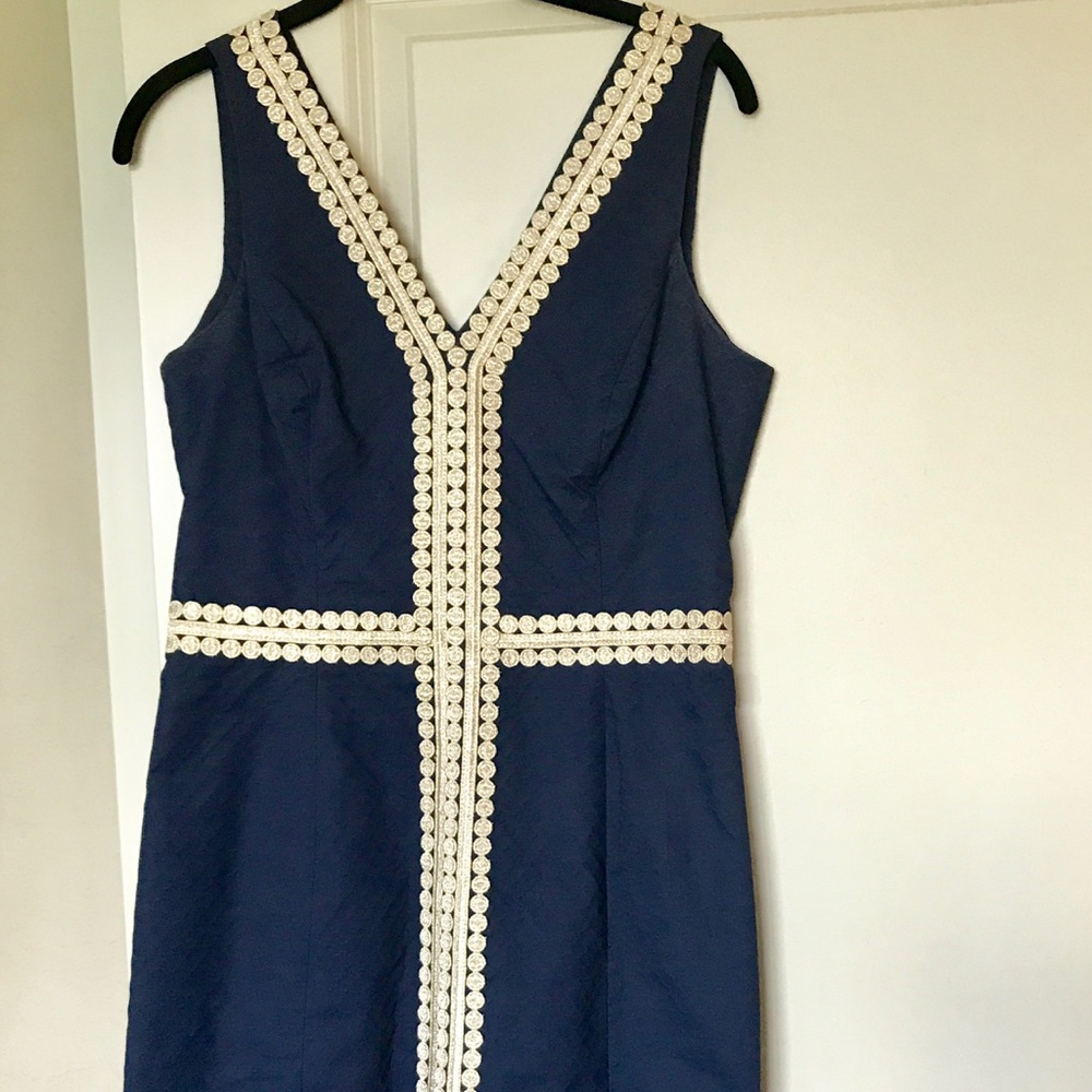 V neck shift dress